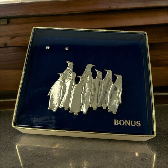 Unbranded Jewelry - Vintage Gold Tone Penguin Brooch Pin Flock of 9 Family Resilience Adaptability